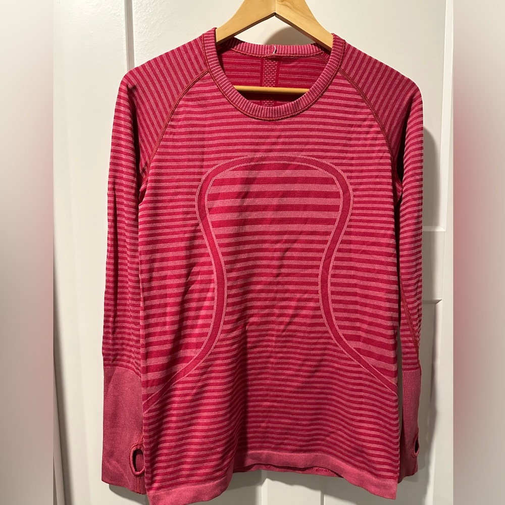 Lululemon yoga shirt.
